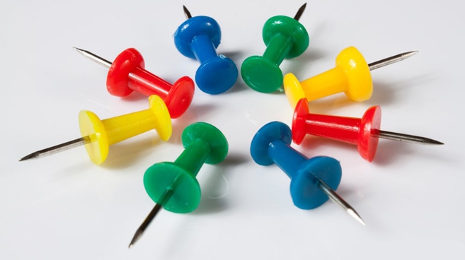 Kto wymyślił pinezki?