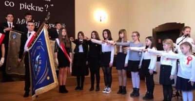 „Piątka” z nowym sztandarem