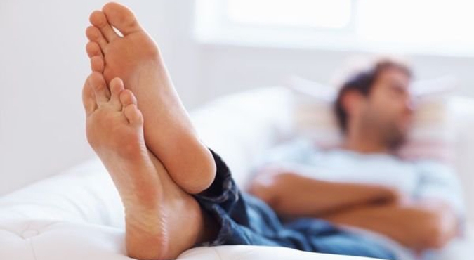 Podziel z mężem domowe prace, by obowiązki nie spoczywały wyłącznie na tobie. Troska o dom to wspólna sprawa!