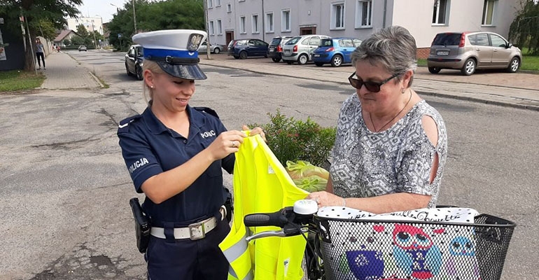 Lampki i odblaski od policji