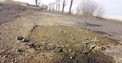 Dziury zasypali… piaskiem[int][gallery]