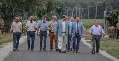 Odebrano 6 zmodernizowanych dróg[wideo]