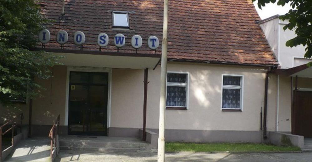 Wymienią drzwi i okna