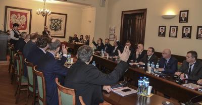 Zamiast tabletów, chcą podwyżki diet