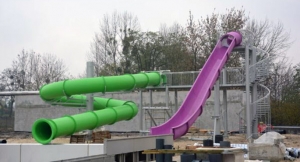 Zjeżdżalnie już stoją