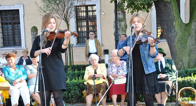 „Chociaż głowa siwieje, serce się nie starzeje”