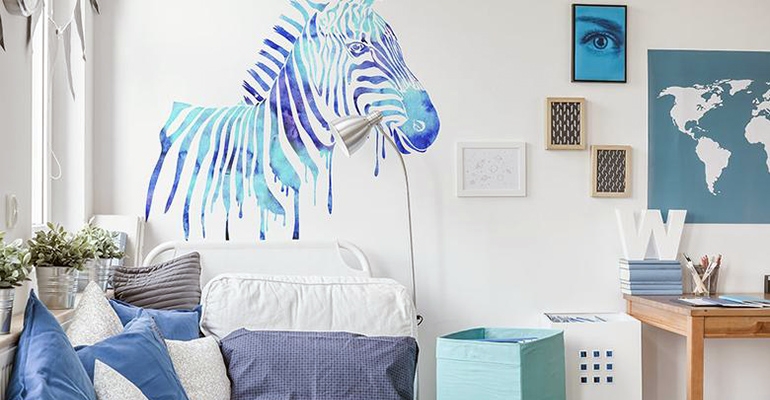 Zamiast farby – tapeta, beton, panele