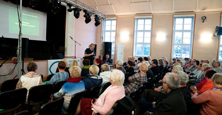Policyjne porady na spotkaniu w Dniu Seniora